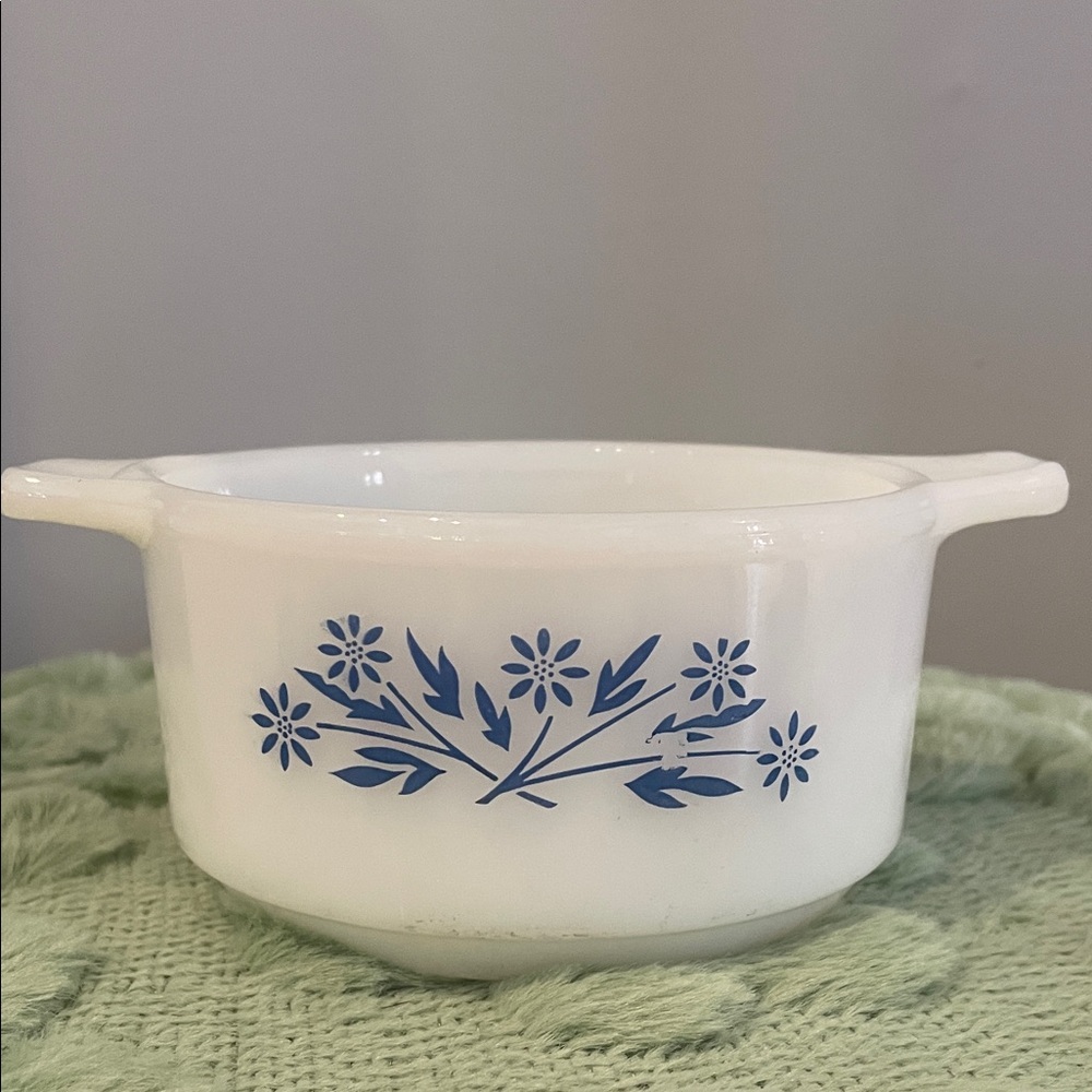 White and Blue Floral Patterned Kitchen Bowl dyna-Ware milk glass
